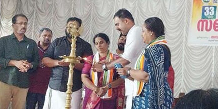 എ.എച്ച്.എസ്.ടി.എ. ജില്ലാ സമ്മേളനം ഉദ്ഘാടനം ചെയ്തു എ.എച്ച്.എസ്.ടി.എ. ജില്ലാ സമ്മേളനം ഉദ്ഘാടനം ചെയ്തു