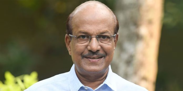 സന്ദീപ് വാര്യർക്ക് പിന്നാലെ കൂടുതൽ ബിജെപിക്കാർ കോൺഗ്രസിലേക്ക് ഒഴുകുമെന്ന് പികെ കുഞ്ഞാലിക്കുട്ടി സന്ദീപ് വാര്യർക്ക് പിന്നാലെ കൂടുതൽ ബിജെപിക്കാർ കോൺഗ്രസിലേക്ക് ഒഴുകുമെന്ന് പികെ കുഞ്ഞാലിക്കുട്ടി