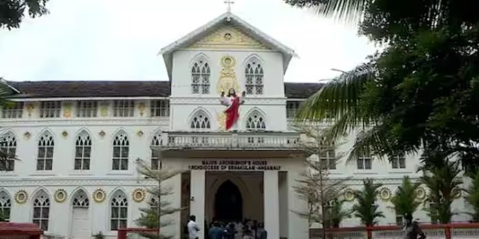 ഏകീകൃത കുർബാന എല്ലാ പള്ളികളിലും നിർബന്ധമെന്ന് സിനഡ് ഏകീകൃത കുർബാന എല്ലാ പള്ളികളിലും നിർബന്ധമെന്ന് സിനഡ്