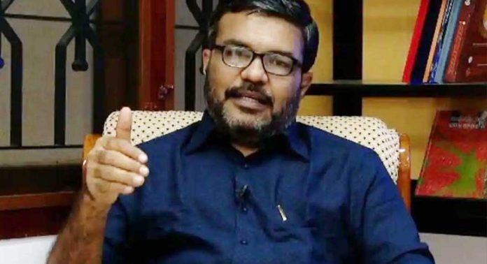 ഗവർണറുടെ പെരുമാറ്റം വിചിത്രം , പ്രതിപക്ഷ നേതാവിന്റെ സ്ഥാനം തട്ടിയെടുക്കാൻ ശ്രമിക്കുന്നു : മന്ത്രി എം ബി രാജേഷ് ഗവർണറുടെ പെരുമാറ്റം വിചിത്രം , പ്രതിപക്ഷ നേതാവിന്റെ സ്ഥാനം തട്ടിയെടുക്കാൻ ശ്രമിക്കുന്നു : മന്ത്രി എം ബി രാജേഷ്