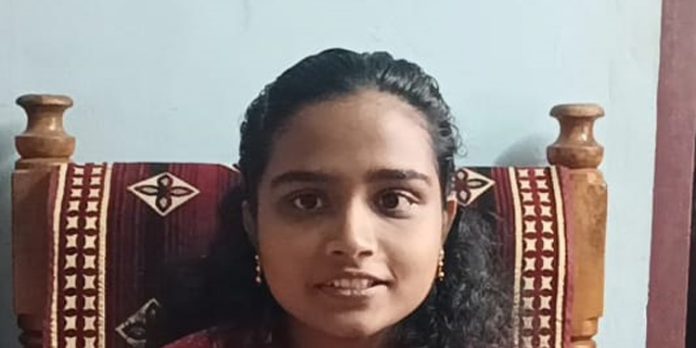 കാഴ്ച്ച പരിമിതിയെ തോല്പിച്ച് പ്രിയ മോൾ വിസ്മയമായി കാഴ്ച്ച പരിമിതിയെ തോല്പിച്ച് പ്രിയ മോൾ വിസ്മയമായി