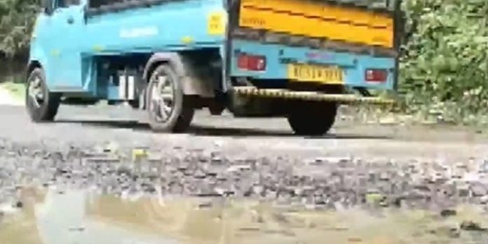 ദുരവസ്ഥ മാറും ; മേപ്പാടി ചൂരൽമല റോഡിൻ്റെ നവീകരണത്തിന് നടപടി ദുരവസ്ഥ മാറും ; മേപ്പാടി ചൂരൽമല റോഡിൻ്റെ നവീകരണത്തിന് നടപടി