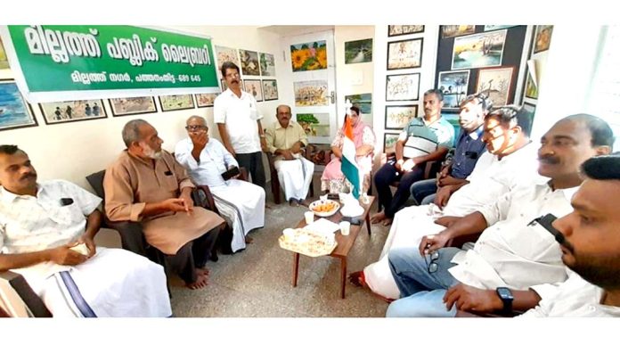 പത്തനംതിട്ട മില്ലത്ത് ലൈബ്രറിയിൽ റിപ്പബ്ലിക് ദിനമാഘോഷിച്ചു പത്തനംതിട്ട മില്ലത്ത് ലൈബ്രറിയിൽ റിപ്പബ്ലിക് ദിനമാഘോഷിച്ചു