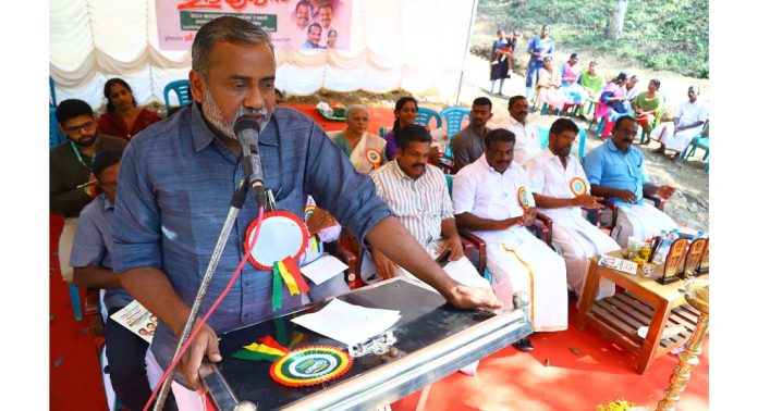 ഓരോ കുടുംബങ്ങളിലും സന്തോഷമെത്തുക വികസനത്തിന്റെ ലക്ഷ്യം : മന്ത്രി പി. പ്രസാദ് ഓരോ കുടുംബങ്ങളിലും സന്തോഷമെത്തുക വികസനത്തിന്റെ ലക്ഷ്യം : മന്ത്രി പി. പ്രസാദ്