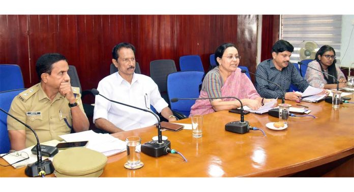 മഞ്ഞനിക്കര പെരുന്നാള് : വകുപ്പുതല ക്രമീകരണങ്ങള് വേഗത്തിലാക്കണമെന്ന് മന്ത്രി വീണാജോര്ജ് മഞ്ഞനിക്കര പെരുന്നാള് : വകുപ്പുതല ക്രമീകരണങ്ങള് വേഗത്തിലാക്കണമെന്ന് മന്ത്രി വീണാജോര്ജ്