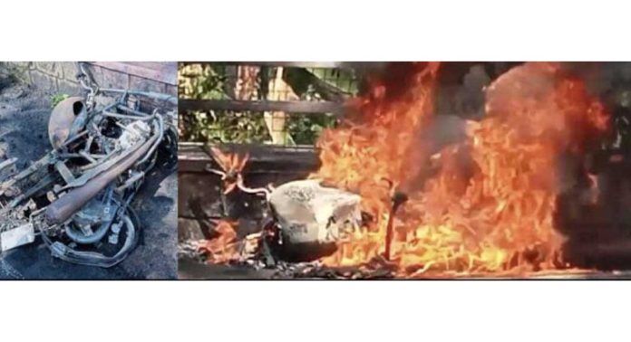 കോടുകുളഞ്ഞിയിൽ വാനും ബൈക്കും കൂട്ടിയിടിച്ച് അപകടം ; ബൈക്ക് കത്തി നശിച്ചു കോടുകുളഞ്ഞിയിൽ വാനും ബൈക്കും കൂട്ടിയിടിച്ച് അപകടം ; ബൈക്ക് കത്തി നശിച്ചു