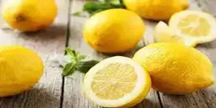 നാരങ്ങയുടെ അസിഡിക് സ്വഭാവം നിസാരമല്ല ; ഒപ്പം കഴിക്കരുത് ഈ ഭക്ഷണങ്ങള് നാരങ്ങയുടെ അസിഡിക് സ്വഭാവം നിസാരമല്ല ; ഒപ്പം കഴിക്കരുത് ഈ ഭക്ഷണങ്ങള്