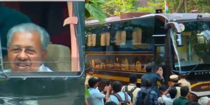 നവകേരള ബസ് മ്യൂസിയത്തിലേക്കില്ല ; എകെ ബാലന്റെ പരാമര്ശം ശ്രദ്ധയില്പ്പെട്ടിട്ടില്ലെന്ന് മന്ത്രി രാമചന്ദ്രന് കടന്നപ്പള്ളി നവകേരള ബസ് മ്യൂസിയത്തിലേക്കില്ല ; എകെ ബാലന്റെ പരാമര്ശം ശ്രദ്ധയില്പ്പെട്ടിട്ടില്ലെന്ന് മന്ത്രി രാമചന്ദ്രന് കടന്നപ്പള്ളി