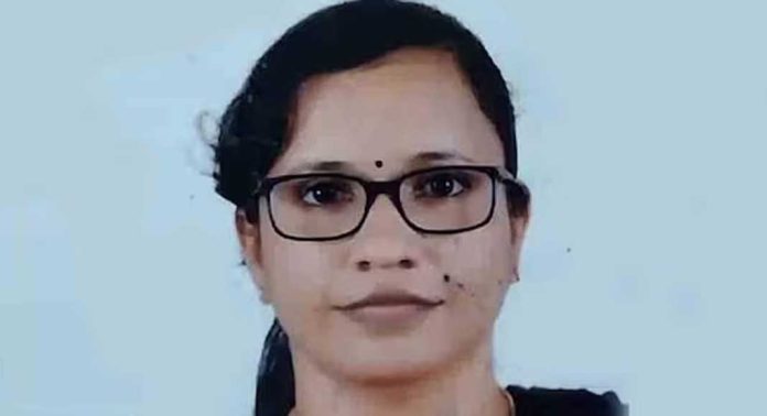 അനീഷ്യയുടെ മരണം : കുറ്റാരോപിതരെ മാറ്റിനിർത്തി അന്വേഷണം നടത്തണമെന്ന് ലീഗൽ സെൽ സമിതി അനീഷ്യയുടെ മരണം : കുറ്റാരോപിതരെ മാറ്റിനിർത്തി അന്വേഷണം നടത്തണമെന്ന് ലീഗൽ സെൽ സമിതി