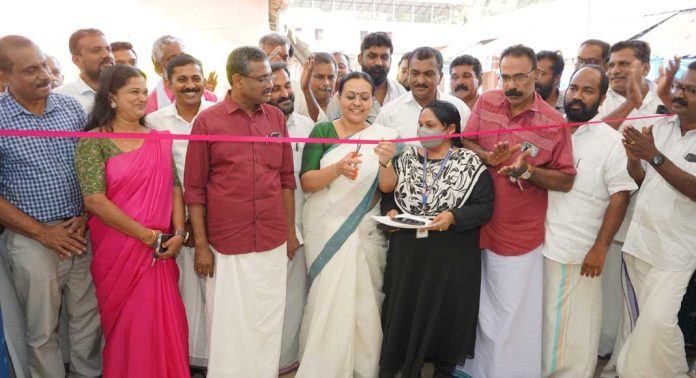 പത്തനംതിട്ട നഗരത്തെ കൂടുതല് സജീവമാക്കാനുള്ള പ്രവര്ത്തനങ്ങളാണ് നടന്നു വരുന്നത് : മന്ത്രി വീണാ ജോര്ജ് പത്തനംതിട്ട നഗരത്തെ കൂടുതല് സജീവമാക്കാനുള്ള പ്രവര്ത്തനങ്ങളാണ് നടന്നു വരുന്നത് : മന്ത്രി വീണാ ജോര്ജ്