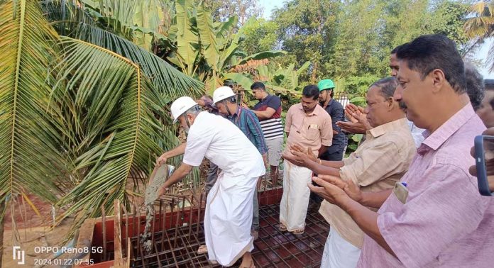 കോമളം പാലം നിര്മാണം- ഡെക്ക് സ്ലാബിന്റെ കോണ്ക്രീറ്റ് തുടങ്ങി കോമളം പാലം നിര്മാണം- ഡെക്ക് സ്ലാബിന്റെ കോണ്ക്രീറ്റ് തുടങ്ങി