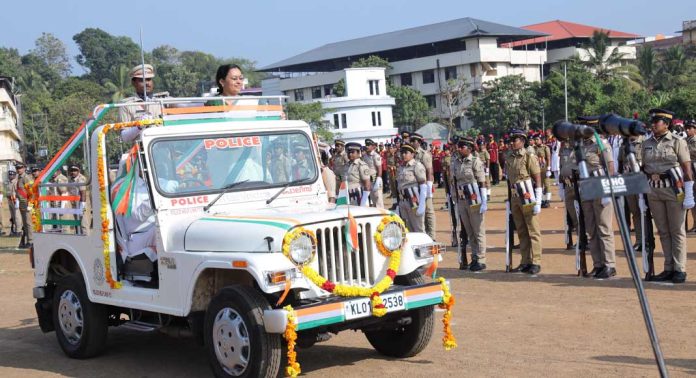 ജില്ലയിൽ റിപ്പബ്ലിക് ദിനാഘോഷം വര്ണാഭമായി ജില്ലയിൽ റിപ്പബ്ലിക് ദിനാഘോഷം വര്ണാഭമായി