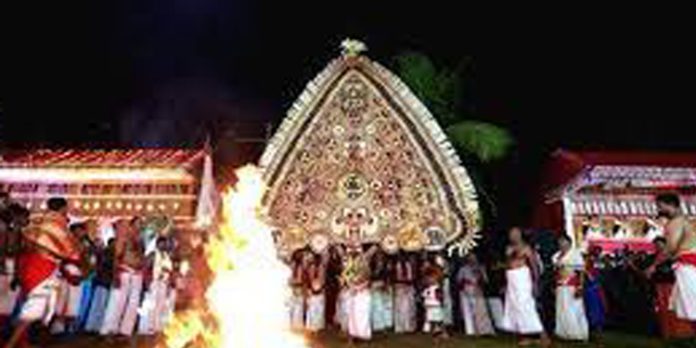 കോട്ടങ്ങലിൽ ഇന്നും നാളെയും വലിയ പടയണി കോട്ടങ്ങലിൽ ഇന്നും നാളെയും വലിയ പടയണി