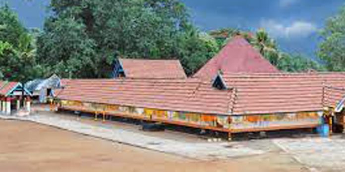 പന്തളം മഹാദേവർ ക്ഷേത്രത്തിലെ മായയക്ഷിയമ്മയുടെ തിരുവുത്സവം ഇന്നും നാളെയുമായി നടക്കും പന്തളം മഹാദേവർ ക്ഷേത്രത്തിലെ മായയക്ഷിയമ്മയുടെ തിരുവുത്സവം ഇന്നും നാളെയുമായി നടക്കും