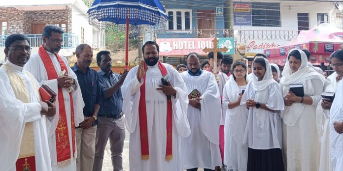 ചരിത്ര പ്രസിദ്ധമായ പീരുമേട് പള്ളികുന്ന് സെന്റ് ജോർജ് സി.എസ്.ഐ ദേവാലയത്തിലെ ആദ്യ ഫല പെരുനാൾ സമാപിച്ചു ചരിത്ര പ്രസിദ്ധമായ പീരുമേട് പള്ളികുന്ന് സെന്റ് ജോർജ് സി.എസ്.ഐ ദേവാലയത്തിലെ ആദ്യ ഫല പെരുനാൾ സമാപിച്ചു