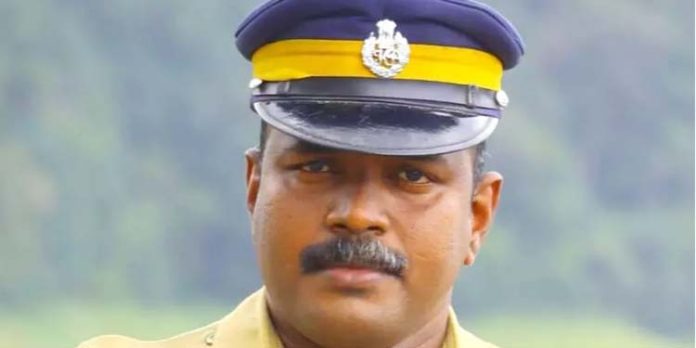 വാഹനാപകടത്തിൽ പോലീസ് ഉദ്യോഗസ്ഥൻ മരിച്ചു വാഹനാപകടത്തിൽ പോലീസ് ഉദ്യോഗസ്ഥൻ മരിച്ചു