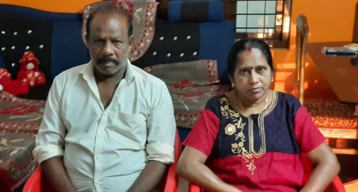 വൃദ്ധ ദമ്പതികളെ തൂങ്ങിമരിച്ച നിലയിൽ കണ്ടെത്തി വൃദ്ധ ദമ്പതികളെ തൂങ്ങിമരിച്ച നിലയിൽ കണ്ടെത്തി