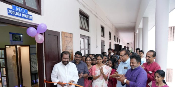 റാന്നി കോളേജില് സുവോളജി മ്യൂസിയം ആരംഭിച്ചു റാന്നി കോളേജില് സുവോളജി മ്യൂസിയം ആരംഭിച്ചു