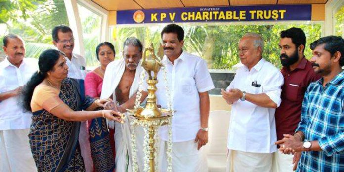 തിരുവല്ല വെൺപാലയിലെ ബസ് കാത്തിരിപ്പ് കേന്ദ്രം ഉദ്ഘാടനം ചെയ്തു തിരുവല്ല വെൺപാലയിലെ ബസ് കാത്തിരിപ്പ് കേന്ദ്രം ഉദ്ഘാടനം ചെയ്തു