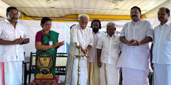 വെണ്ണിക്കുളം ഗോപാലക്കുറുപ്പ് സ്മാരക പുരസ്കാര സമർപ്പണത്തോടനുബന്ധിച്ചുള്ള പൊതുസമ്മേളനം ഉദ്ഘാടനം ചെയ്തു വെണ്ണിക്കുളം ഗോപാലക്കുറുപ്പ് സ്മാരക പുരസ്കാര സമർപ്പണത്തോടനുബന്ധിച്ചുള്ള പൊതുസമ്മേളനം ഉദ്ഘാടനം ചെയ്തു