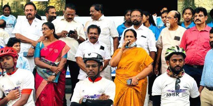 സൈക്ലത്തോൺ റാലിക്ക് തിരുവല്ലയില് സ്വീകരണം നൽകി സൈക്ലത്തോൺ റാലിക്ക് തിരുവല്ലയില് സ്വീകരണം നൽകി