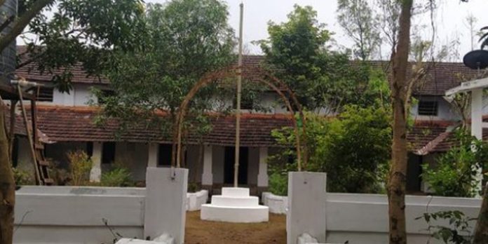 തിരുവില്വാമല കാട്ടുകുളം ഗവൺമെന്റ് എൽപി സ്കൂൾ കെട്ടിടത്തിന്റെ സീലിംഗ് അടർന്നുവീണു തിരുവില്വാമല കാട്ടുകുളം ഗവൺമെന്റ് എൽപി സ്കൂൾ കെട്ടിടത്തിന്റെ സീലിംഗ് അടർന്നുവീണു