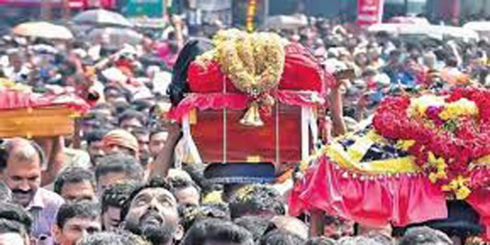 തിരുവാഭരണ ഘോഷയാത്രാസംഘം ഞായറാഴ്ച മടക്കയാത്ര തുടങ്ങും തിരുവാഭരണ ഘോഷയാത്രാസംഘം ഞായറാഴ്ച മടക്കയാത്ര തുടങ്ങും
