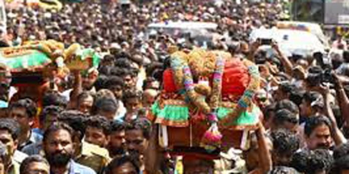 തിരുവാഭരണ ഘോഷയാത്ര നാളെ പന്തളത്ത് മടങ്ങിയെത്തും തിരുവാഭരണ ഘോഷയാത്ര നാളെ പന്തളത്ത് മടങ്ങിയെത്തും