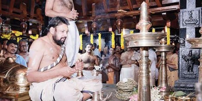 തൃച്ചേന്ദമംഗലം മഹാദേവർക്ഷേത്രത്തില് പ്രാസാദശുദ്ധിക്രിയകൾ നടന്നു തൃച്ചേന്ദമംഗലം മഹാദേവർക്ഷേത്രത്തില് പ്രാസാദശുദ്ധിക്രിയകൾ നടന്നു