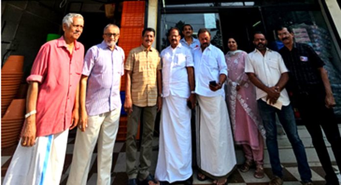 തിരുവല്ല മർച്ചന്റ്സ് അസ്സോസിയേഷന്റെ ആഭിമുഖ്യത്തിൽ റിപ്പബ്ളിക് ദിനം ആചരിച്ചു തിരുവല്ല മർച്ചന്റ്സ് അസ്സോസിയേഷന്റെ ആഭിമുഖ്യത്തിൽ റിപ്പബ്ളിക് ദിനം ആചരിച്ചു