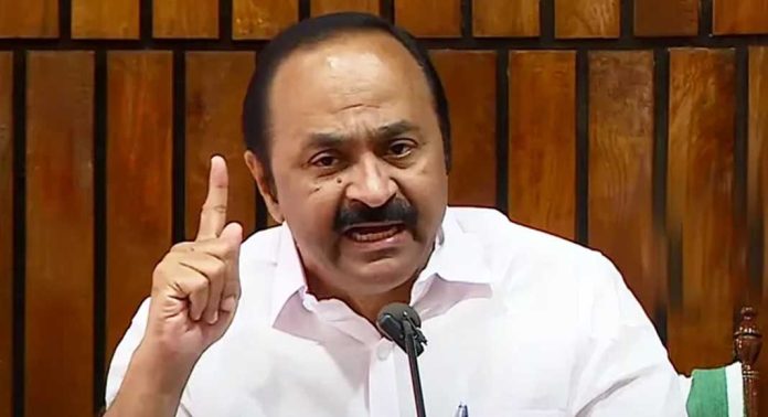 ധനസ്ഥിതി വ്യക്തമാക്കാന് സര്ക്കാര് ധവളപത്രം ഇറക്കണം, ശമ്പളം മുടങ്ങുന്നത് ചരിത്രത്തില് ആദ്യമെന്ന് വിഡി സതീശൻ ധനസ്ഥിതി വ്യക്തമാക്കാന് സര്ക്കാര് ധവളപത്രം ഇറക്കണം, ശമ്പളം മുടങ്ങുന്നത് ചരിത്രത്തില് ആദ്യമെന്ന് വിഡി സതീശൻ