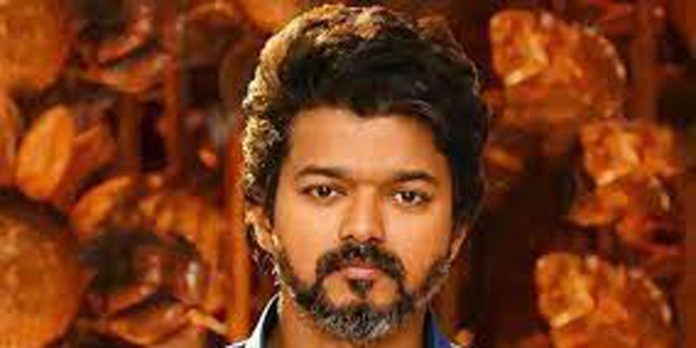 സിനിമാ താരം വിജയ് രാഷ്ട്രീയ പാർട്ടി രൂപീകരിക്കുന്നുവെന്ന് അഭ്യൂഹം സിനിമാ താരം വിജയ് രാഷ്ട്രീയ പാർട്ടി രൂപീകരിക്കുന്നുവെന്ന് അഭ്യൂഹം