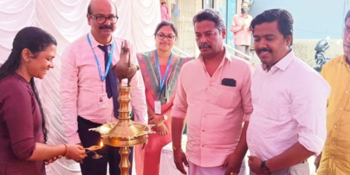 വികസിത് ഭാരത് സങ്കൽപ്പ് യാത്ര ഉദ്ഘാടനം ചെയ്ത് സിപിഐഎം കൗൺസിലർ വികസിത് ഭാരത് സങ്കൽപ്പ് യാത്ര ഉദ്ഘാടനം ചെയ്ത് സിപിഐഎം കൗൺസിലർ