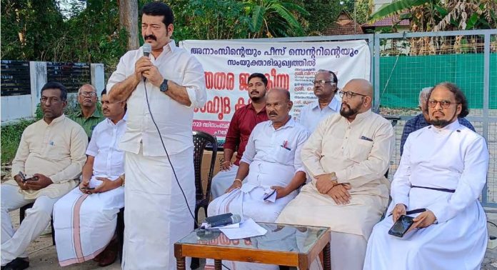 തിരുവല്ലയിൽ മതേതര ജനാധിപത്യ സൗഹൃദ സംഗമം സംഘടിപ്പിച്ചു തിരുവല്ലയിൽ മതേതര ജനാധിപത്യ സൗഹൃദ സംഗമം സംഘടിപ്പിച്ചു