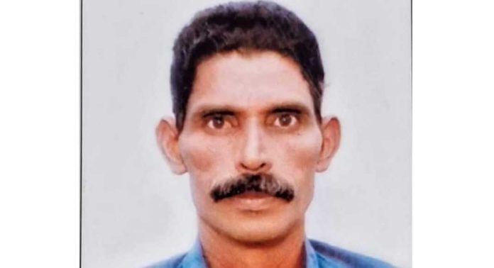 കിണറിൽ നിന്നും മോട്ടോർ കരക്ക് കയറ്റുന്നതിനിടെ തൂൺ ഒടിഞ്ഞ് കാലിൽ വീണ് ഒരാൾ മരിച്ചു കിണറിൽ നിന്നും മോട്ടോർ കരക്ക് കയറ്റുന്നതിനിടെ തൂൺ ഒടിഞ്ഞ് കാലിൽ വീണ് ഒരാൾ മരിച്ചു