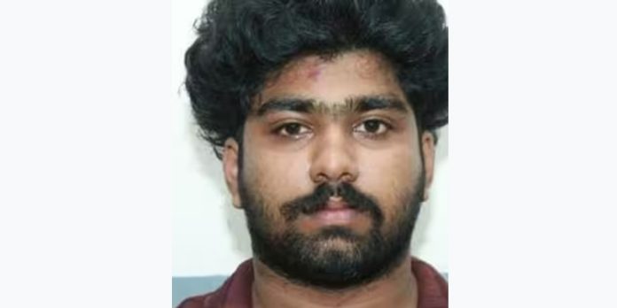 വീട്ടമ്മമാരുടെ ഫോട്ടോകൾ മോർഫ് ചെയ്ത് ഭീഷണി ; യുവാവ് അറസ്റ്റിൽ വീട്ടമ്മമാരുടെ ഫോട്ടോകൾ മോർഫ് ചെയ്ത് ഭീഷണി ; യുവാവ് അറസ്റ്റിൽ