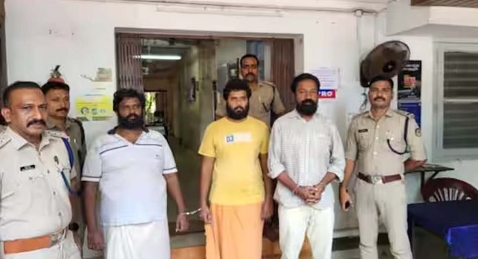ആരോഗ്യവകുപ്പിൽ ജോലി വാഗ്ദാനം ചെയ്ത് ലക്ഷങ്ങൾ തട്ടിയ കേസിൽ മൂന്നു പേർ അറസ്റ്റിൽ ആരോഗ്യവകുപ്പിൽ ജോലി വാഗ്ദാനം ചെയ്ത് ലക്ഷങ്ങൾ തട്ടിയ കേസിൽ മൂന്നു പേർ അറസ്റ്റിൽ