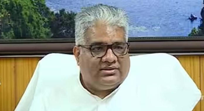 വന്യമൃഗ ആക്രമണങ്ങളിൽ കൊല്ലപ്പെടുന്നവരുടെ ആശ്രിതര്ക്ക് കൊടുക്കുന്ന 10 ലക്ഷവും കേന്ദ്ര വിഹിതം : ഭൂപേന്ദ്ര യാദവ് വന്യമൃഗ ആക്രമണങ്ങളിൽ കൊല്ലപ്പെടുന്നവരുടെ ആശ്രിതര്ക്ക് കൊടുക്കുന്ന 10 ലക്ഷവും കേന്ദ്ര വിഹിതം : ഭൂപേന്ദ്ര യാദവ്