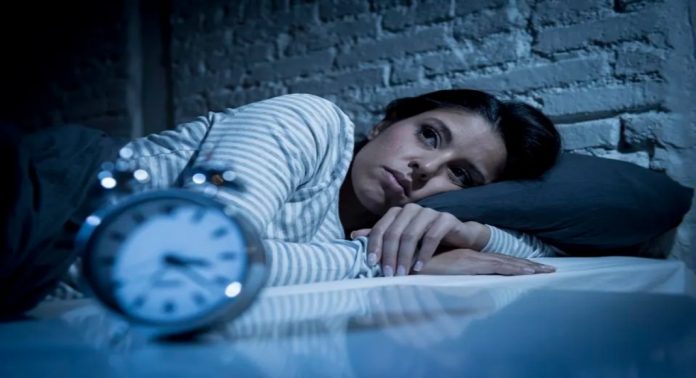 ഉറക്കം വരുന്നില്ലേ : എങ്കില് ഈ വഴികള് പരീക്ഷിച്ചോളൂ ഉറക്കം വരുന്നില്ലേ : എങ്കില് ഈ വഴികള് പരീക്ഷിച്ചോളൂ