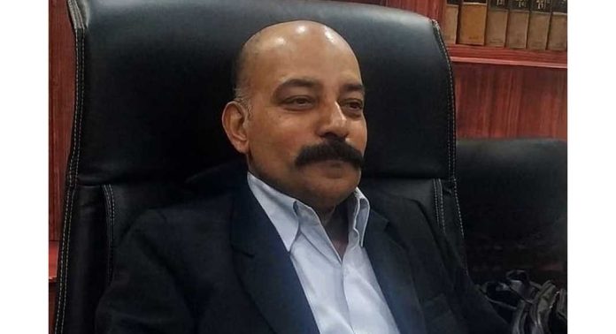 യുവതിയോട് അപമര്യാദയായി പെരുമാറി ; അഡ്വ. ബി എ ആളൂരിനെതിരെ കേസ് യുവതിയോട് അപമര്യാദയായി പെരുമാറി ; അഡ്വ. ബി എ ആളൂരിനെതിരെ കേസ്