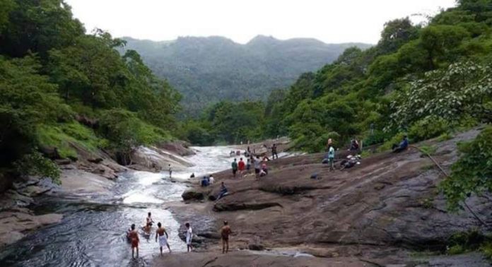 യാത്രകള് ഇഷ്ടപ്പെടുന്നവരെ കാത്ത് ആനക്കാംപൊയില് യാത്രകള് ഇഷ്ടപ്പെടുന്നവരെ കാത്ത് ആനക്കാംപൊയില്