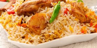 ഉത്തർപ്രദേശിൽ വീണ്ടും ബുൾഡോസർ നടപടി; സാവൻ മാസത്തിൽ ചിക്കൻ ബിരിയാണി വിറ്റ കട തകർത്തു