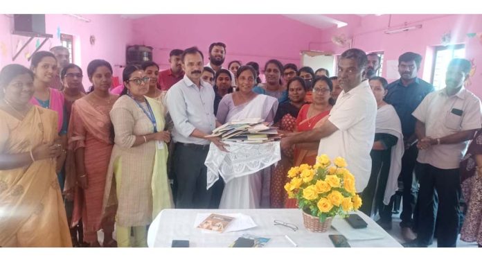 പുസ്തകത്താലവുമായി റാന്നി ബി.ആർ സി യിലെ വായനക്കൂട്ടം പുസ്തകത്താലവുമായി റാന്നി ബി.ആർ സി യിലെ വായനക്കൂട്ടം