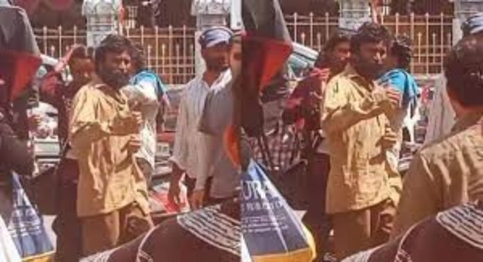 ഗതാഗതക്കുരുക്ക് കാരണം ധനുഷ് സിനിമയുടെ ചിത്രീകരണം പോലീസ് നിര്ത്തിവെപ്പിച്ചു ഗതാഗതക്കുരുക്ക് കാരണം ധനുഷ് സിനിമയുടെ ചിത്രീകരണം പോലീസ് നിര്ത്തിവെപ്പിച്ചു