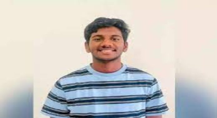 ഒമാന് വേണ്ടി ബാറ്റേന്താന് മലയാളി പയ്യന് ; ദേശീയ ക്രിക്കറ്റ് ടീമില് ഇടംപിടിച്ച് രോഹന് രാമചന്ദ്രന് ഒമാന് വേണ്ടി ബാറ്റേന്താന് മലയാളി പയ്യന് ; ദേശീയ ക്രിക്കറ്റ് ടീമില് ഇടംപിടിച്ച് രോഹന് രാമചന്ദ്രന്