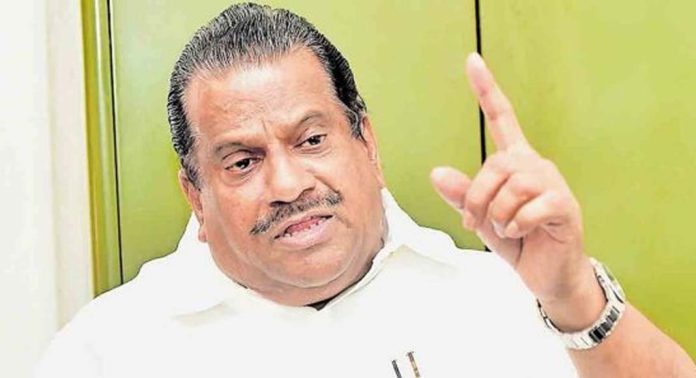 പിന്നില് നിന്ന് കുത്തുന്നവരെ ജനം തിരിച്ചറിയും : ഇ പി ജയരാജന് പിന്നില് നിന്ന് കുത്തുന്നവരെ ജനം തിരിച്ചറിയും : ഇ പി ജയരാജന്