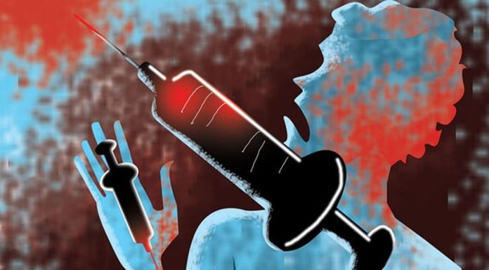 കോന്നിയിൽ വിദ്യാർത്ഥികളെ കേന്ദ്രീകരിച്ച് ലഹരി വില്പന വ്യാപകം കോന്നിയിൽ വിദ്യാർത്ഥികളെ കേന്ദ്രീകരിച്ച് ലഹരി വില്പന വ്യാപകം