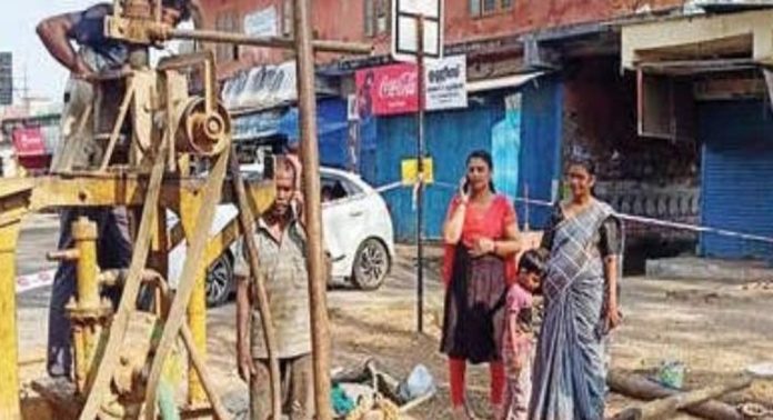 പന്തളം നഗരസഭാ ഓഫീസ് കോംപ്ലക്സ് ; മണ്ണുപരിശോധന ആരംഭിച്ചു പന്തളം നഗരസഭാ ഓഫീസ് കോംപ്ലക്സ് ; മണ്ണുപരിശോധന ആരംഭിച്ചു