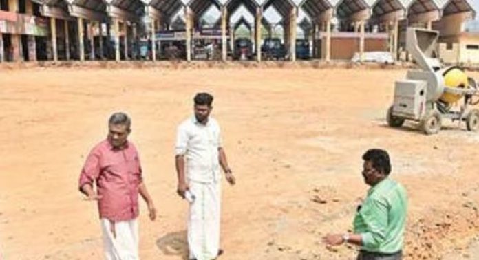 പത്തനംതിട്ട സ്വകാര്യ ബസ്സ്റ്റാൻഡ് യാർഡ് ; നവീകരണം പുരോഗമിക്കുന്നു പത്തനംതിട്ട സ്വകാര്യ ബസ്സ്റ്റാൻഡ് യാർഡ് ; നവീകരണം പുരോഗമിക്കുന്നു