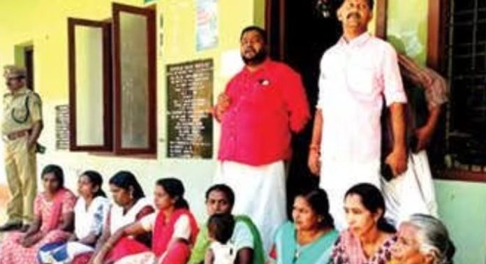 കടപ്രയിലെ കുടിവെള്ളക്ഷാമം ; പ്രതിഷേധവുമായി ജനം കടപ്രയിലെ കുടിവെള്ളക്ഷാമം ; പ്രതിഷേധവുമായി ജനം